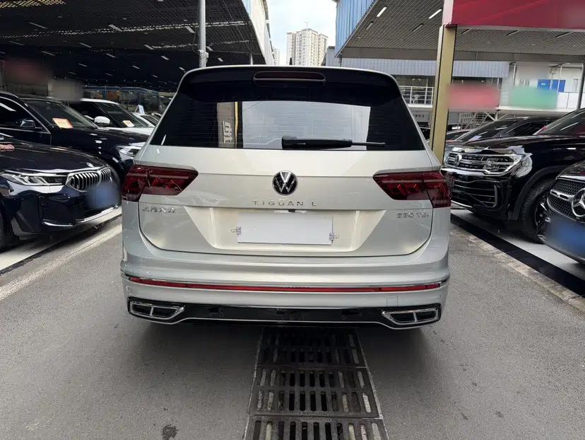 Volkswagen Tiguan L 2022 330TSI Automatic Two-Wheel Drive R-Line Enhanced Edition — миниатюра 16