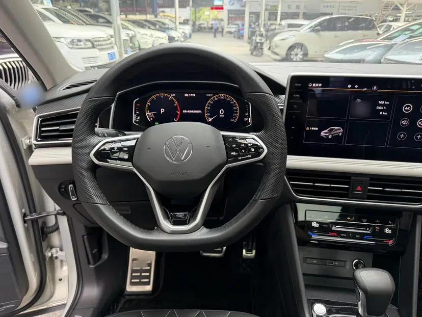 Volkswagen Tiguan L 2022 330TSI Automatic Two-Wheel Drive R-Line Enhanced Edition — миниатюра 18