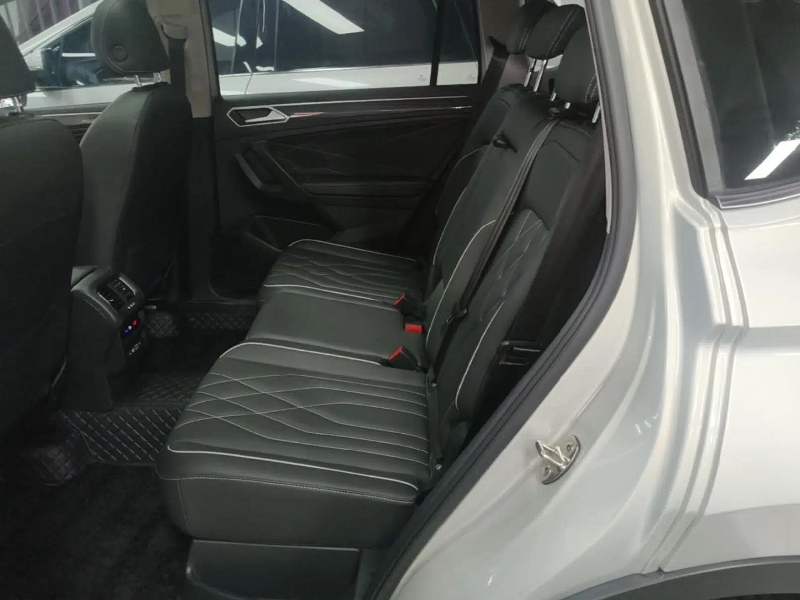 Volkswagen Tiguan L 2022 330TSI Automatic Two-Wheel Drive R-Line Enhanced Edition — миниатюра 25