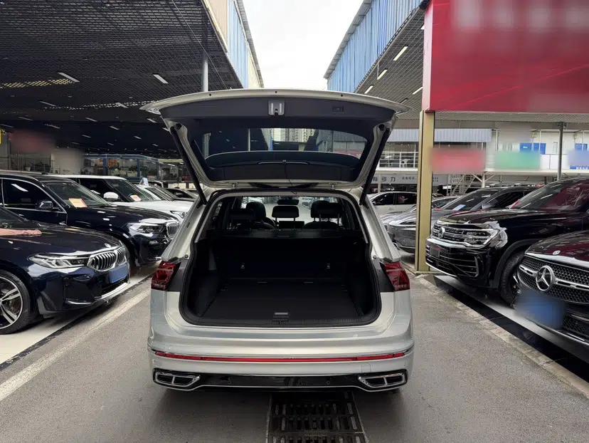 Volkswagen Tiguan L 2022 330TSI Automatic Two-Wheel Drive R-Line Enhanced Edition — миниатюра 27