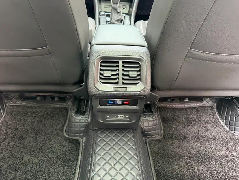 Volkswagen Tiguan L 2022 330TSI Automatic Two-Wheel Drive R-Line Enhanced Edition — миниатюра 28
