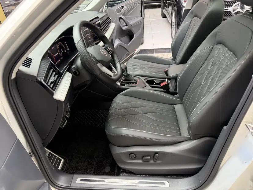 Volkswagen Tiguan L 2022 330TSI Automatic Two-Wheel Drive R-Line Enhanced Edition — миниатюра 30
