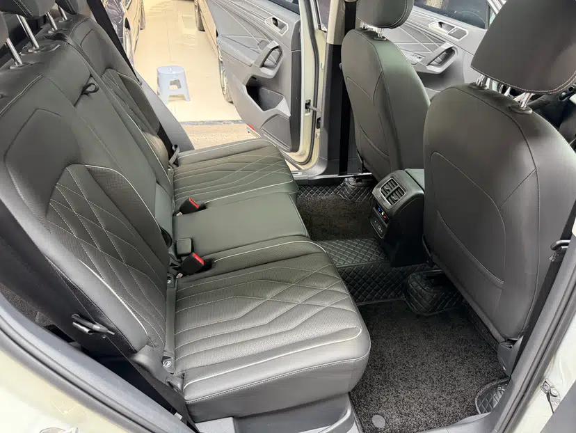 Volkswagen Tiguan L 2022 330TSI Automatic Two-Wheel Drive R-Line Enhanced Edition — миниатюра 31