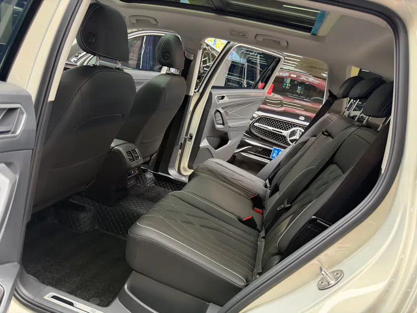Volkswagen Tiguan L 2022 330TSI Automatic Two-Wheel Drive R-Line Enhanced Edition — миниатюра 38