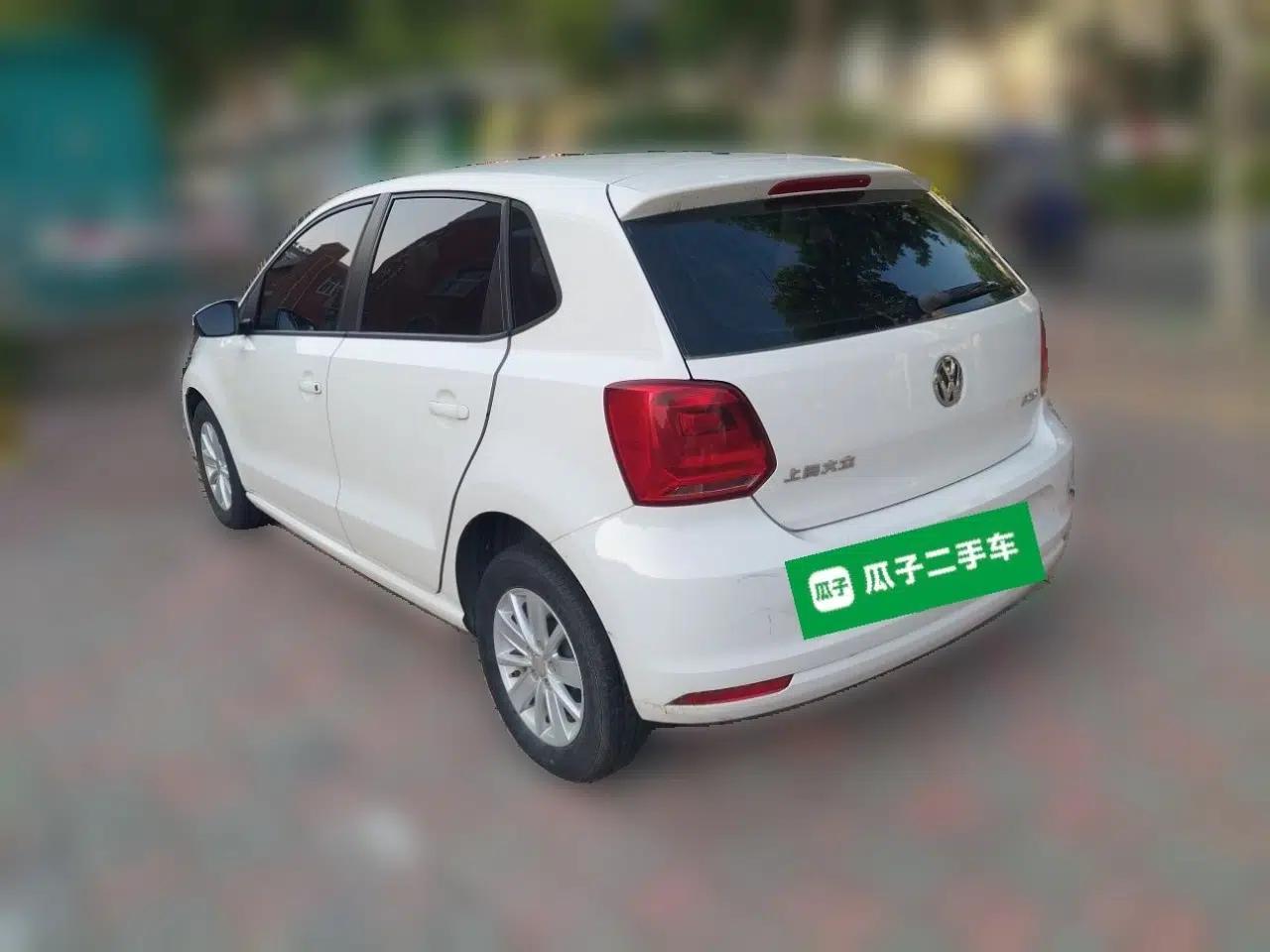 Volkswagen Polo 2014 1.4L Manual Fashion Edition — миниатюра 4