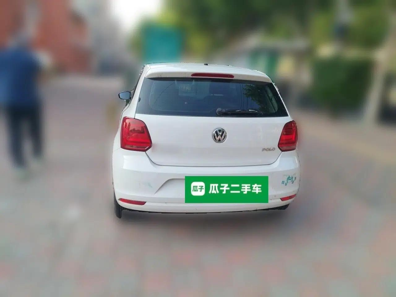 Volkswagen Polo 2014 1.4L Manual Fashion Edition — миниатюра 5