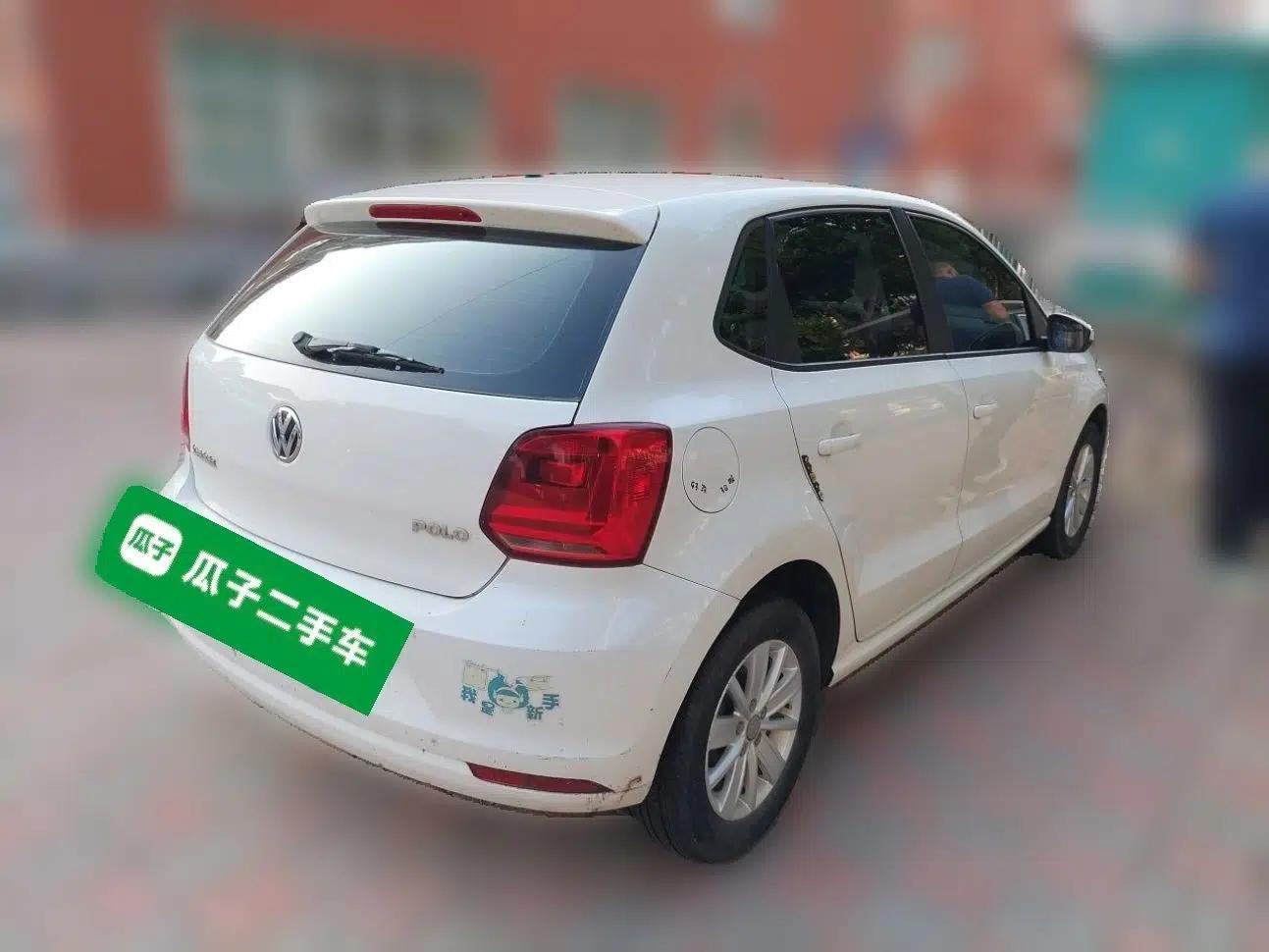 Volkswagen Polo 2014 1.4L Manual Fashion Edition — миниатюра 6