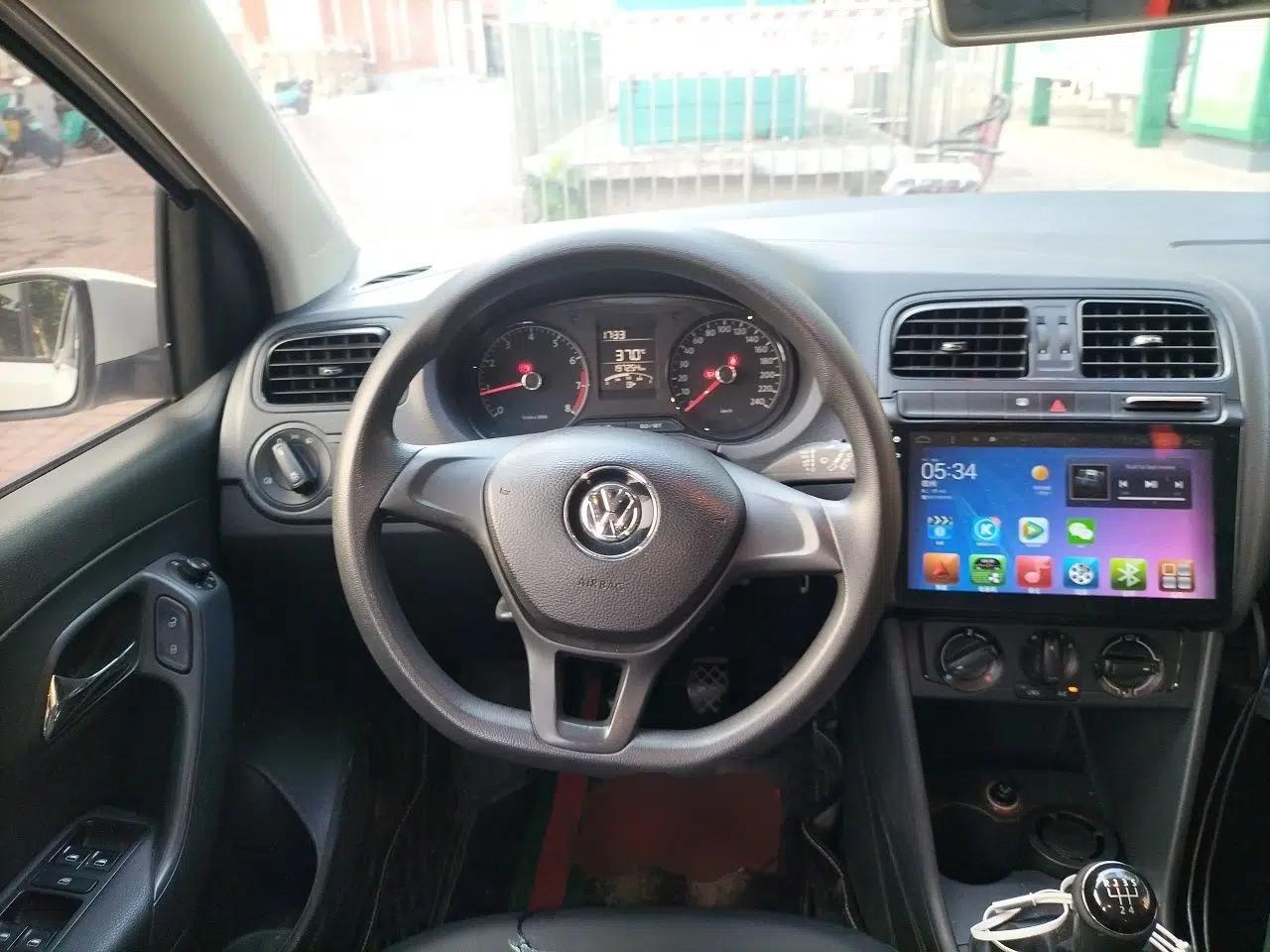 Volkswagen Polo 2014 1.4L Manual Fashion Edition — миниатюра 10