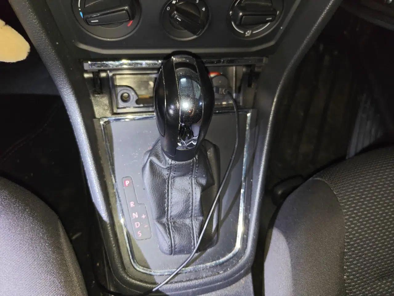 Volkswagen Bora 2016 1.6L Automatic Fashion Model — миниатюра 11