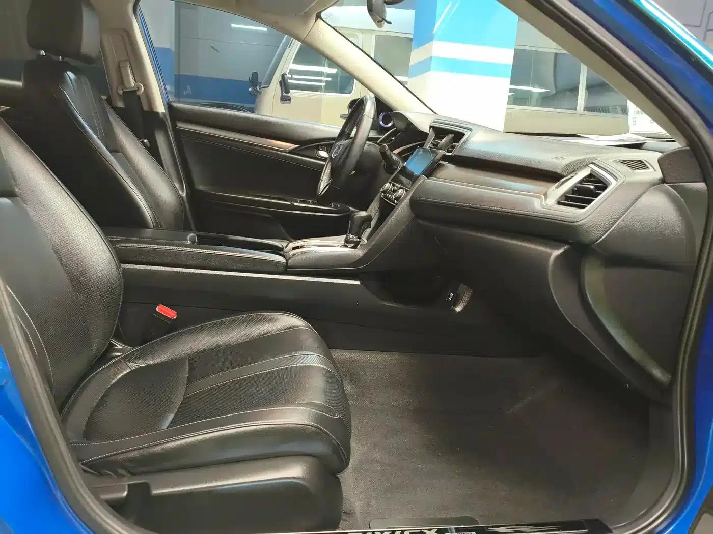 2016 Civic 220TURBO CVT Premium Edition — миниатюра 11