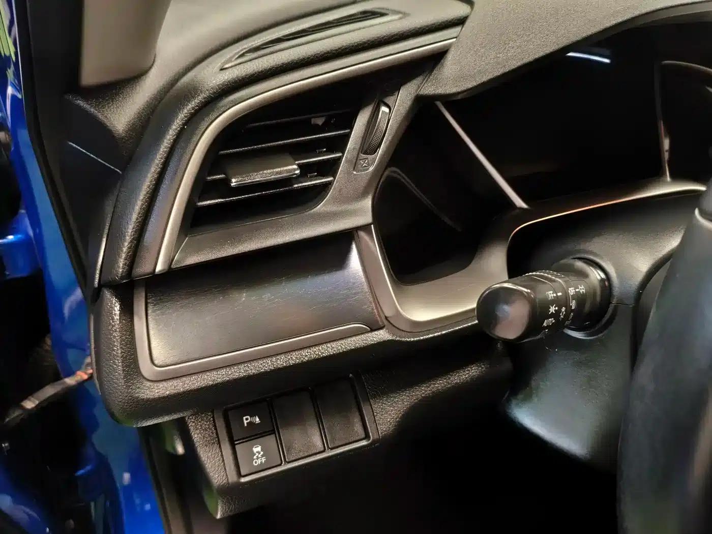 2016 Civic 220TURBO CVT Premium Edition — миниатюра 20
