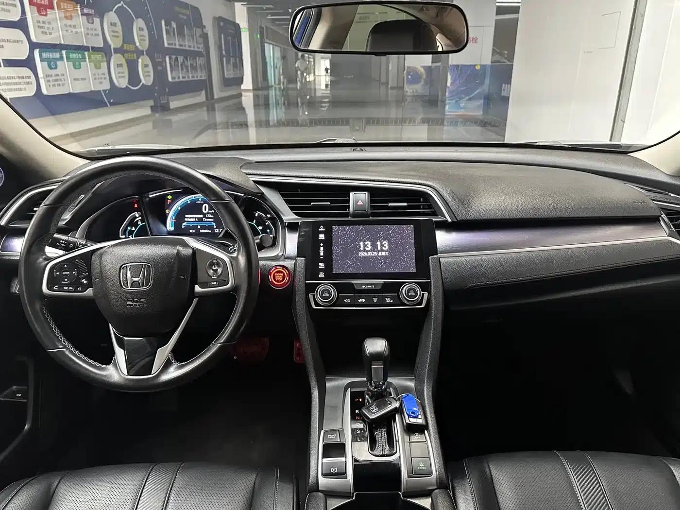 2016 Civic 220TURBO CVT Premium Edition — миниатюра 27