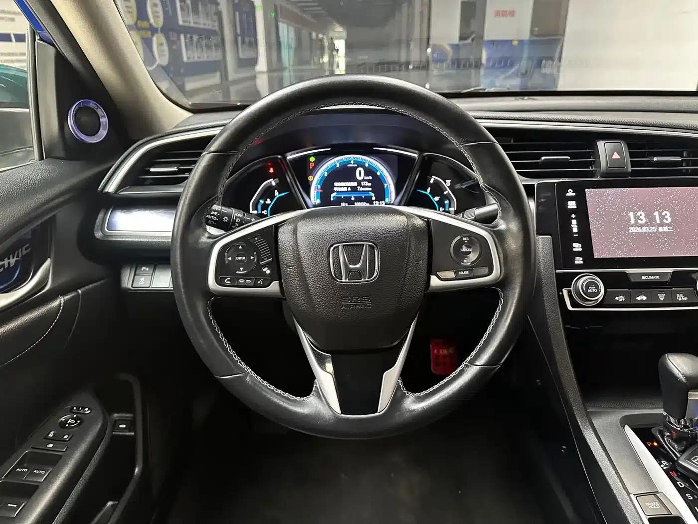 2016 Civic 220TURBO CVT Premium Edition — миниатюра 28
