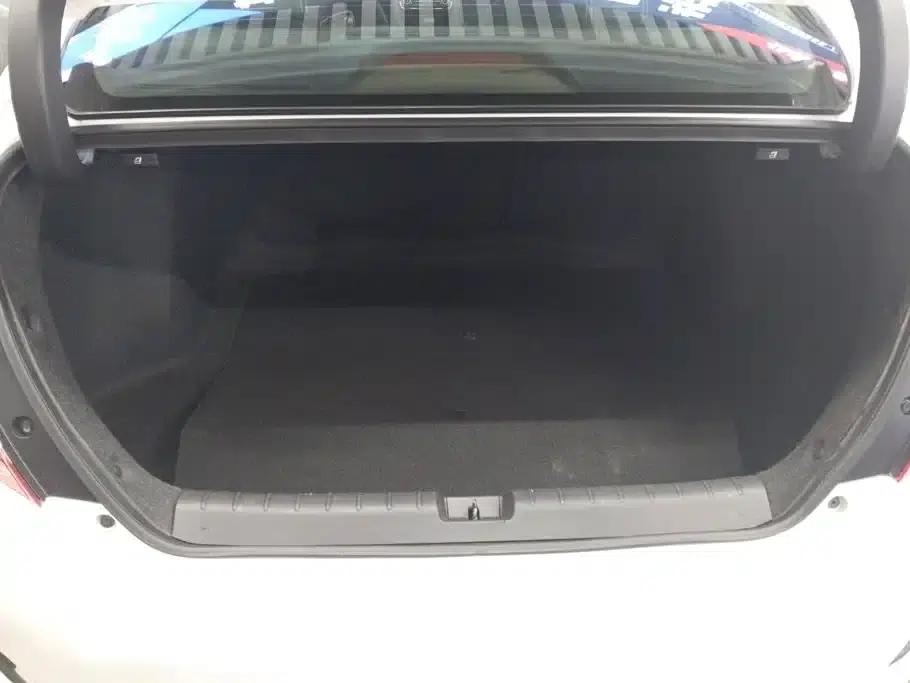 2016 Civic 220TURBO CVT Luxury Edition — миниатюра 4