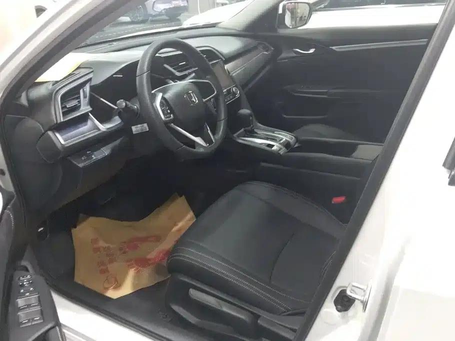 2016 Civic 220TURBO CVT Luxury Edition — миниатюра 9