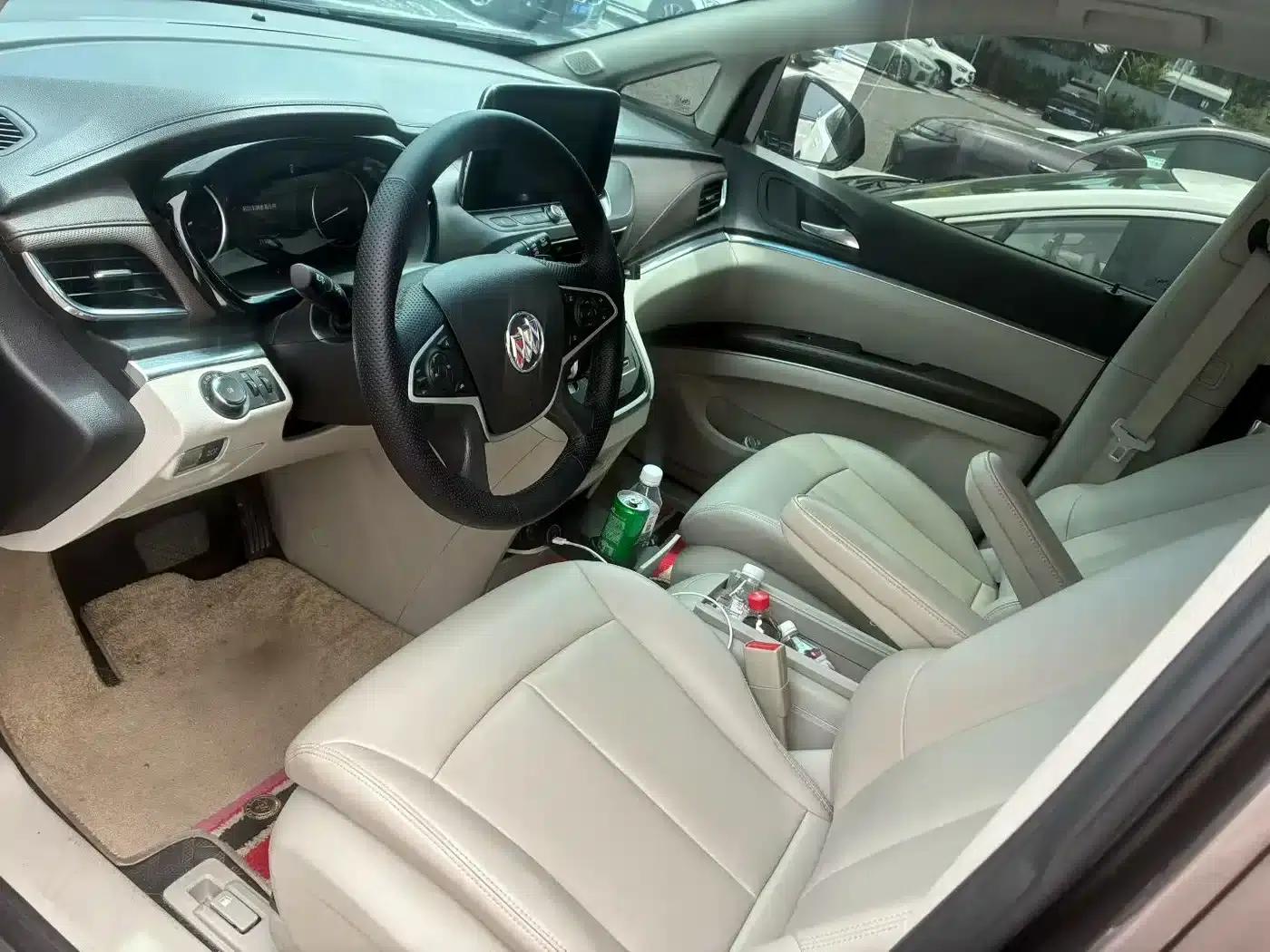 Buick GL8 2023 Land Business Class Comfort Edition — миниатюра 3