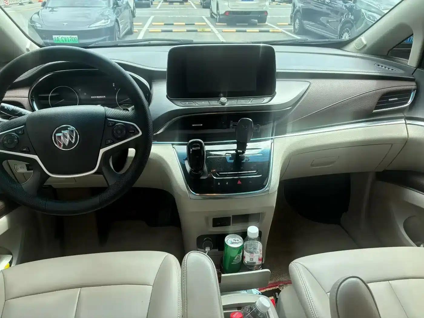 Buick GL8 2023 Land Business Class Comfort Edition — миниатюра 8