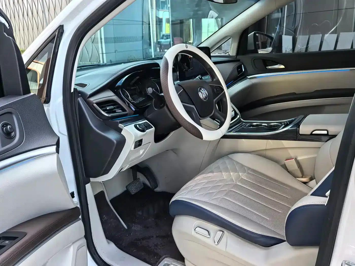 Buick GL8 2023 Land Business Class Smart Edition — миниатюра 4