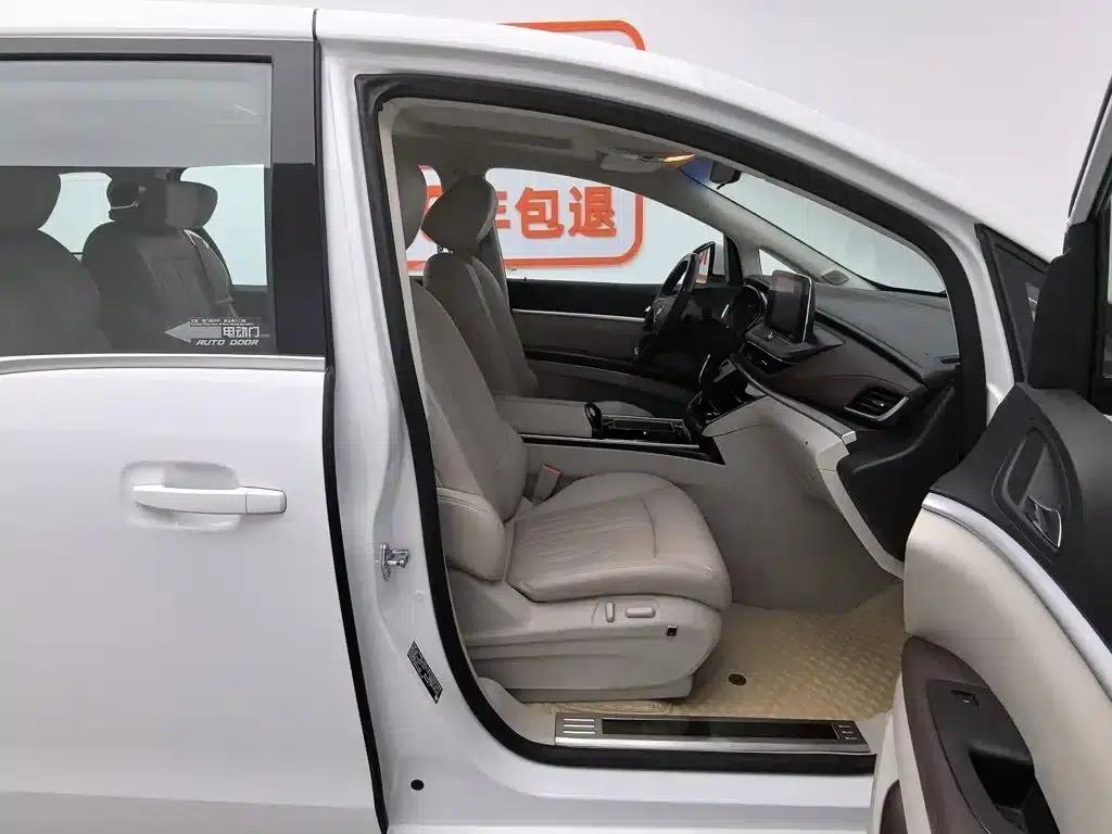 Buick GL8 2022 Land Business Class 652T Comfort — миниатюра 23