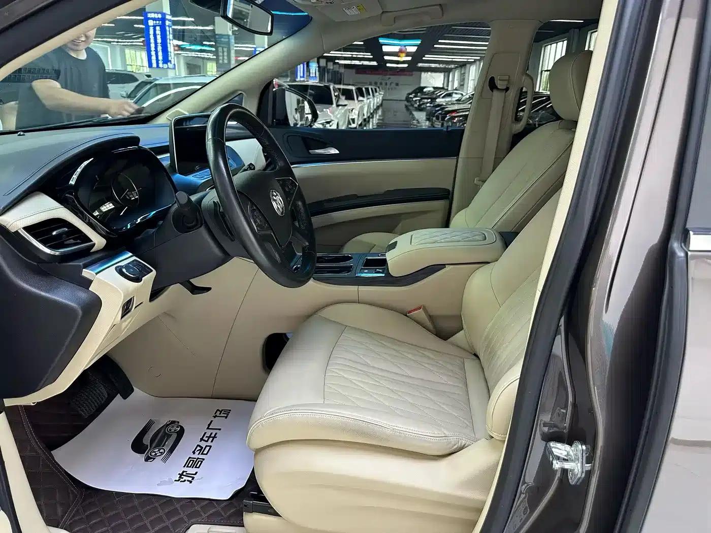 Buick GL8 2023 Land Business Class 652T Luxury — миниатюра 4