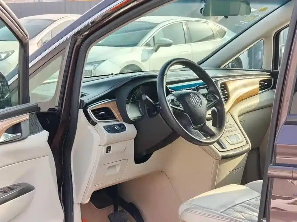 Buick GL8 2017 ES 28T Comfort Model (National V Emission Standard) — миниатюра 7