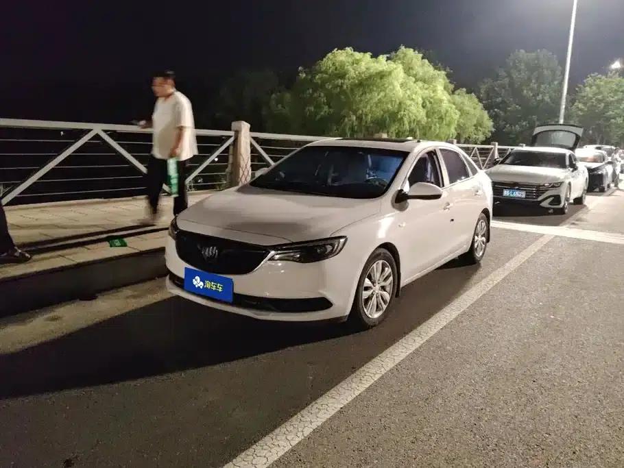 Buick Excelle 2019 15T Dual-Clutch Connected Elite Model (China VI Emission Standard) — миниатюра 1