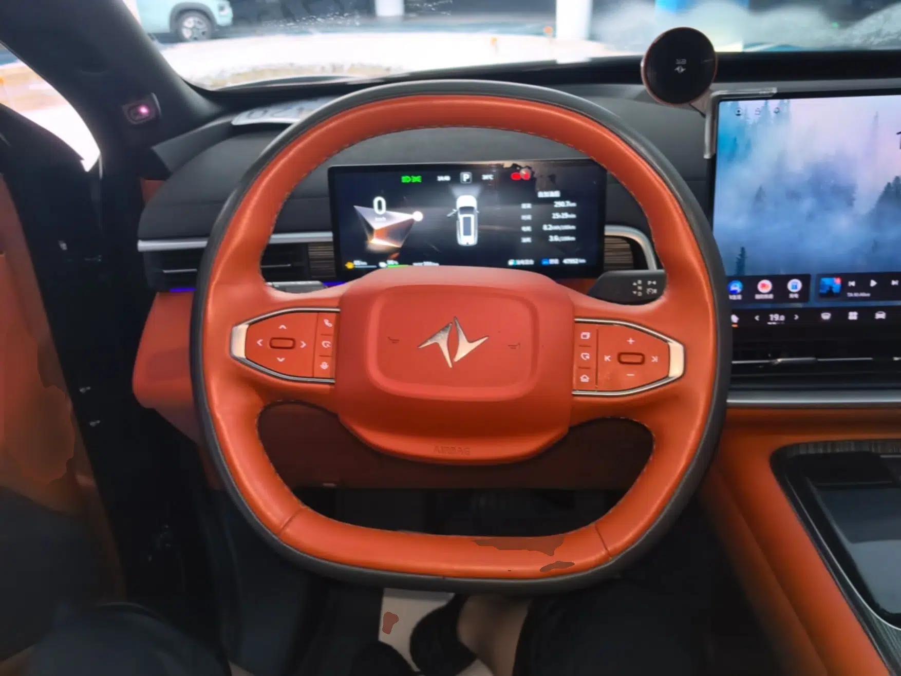 Dongfeng eπ eπ008 2025 210Ultra LikeYi Edition 6-Seater — миниатюра 13