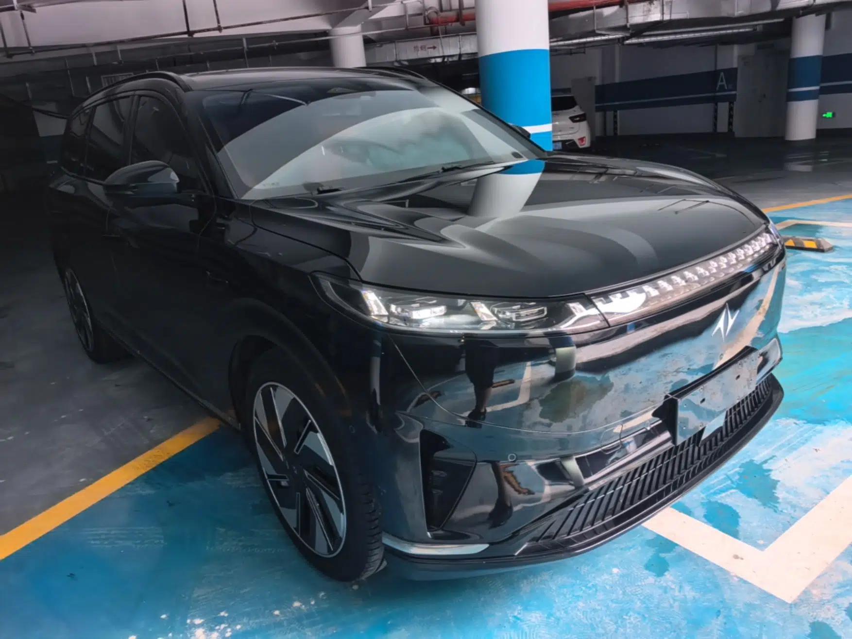 Dongfeng eπ eπ008 2025 210Ultra LikeYi Edition 6-Seater — миниатюра 3