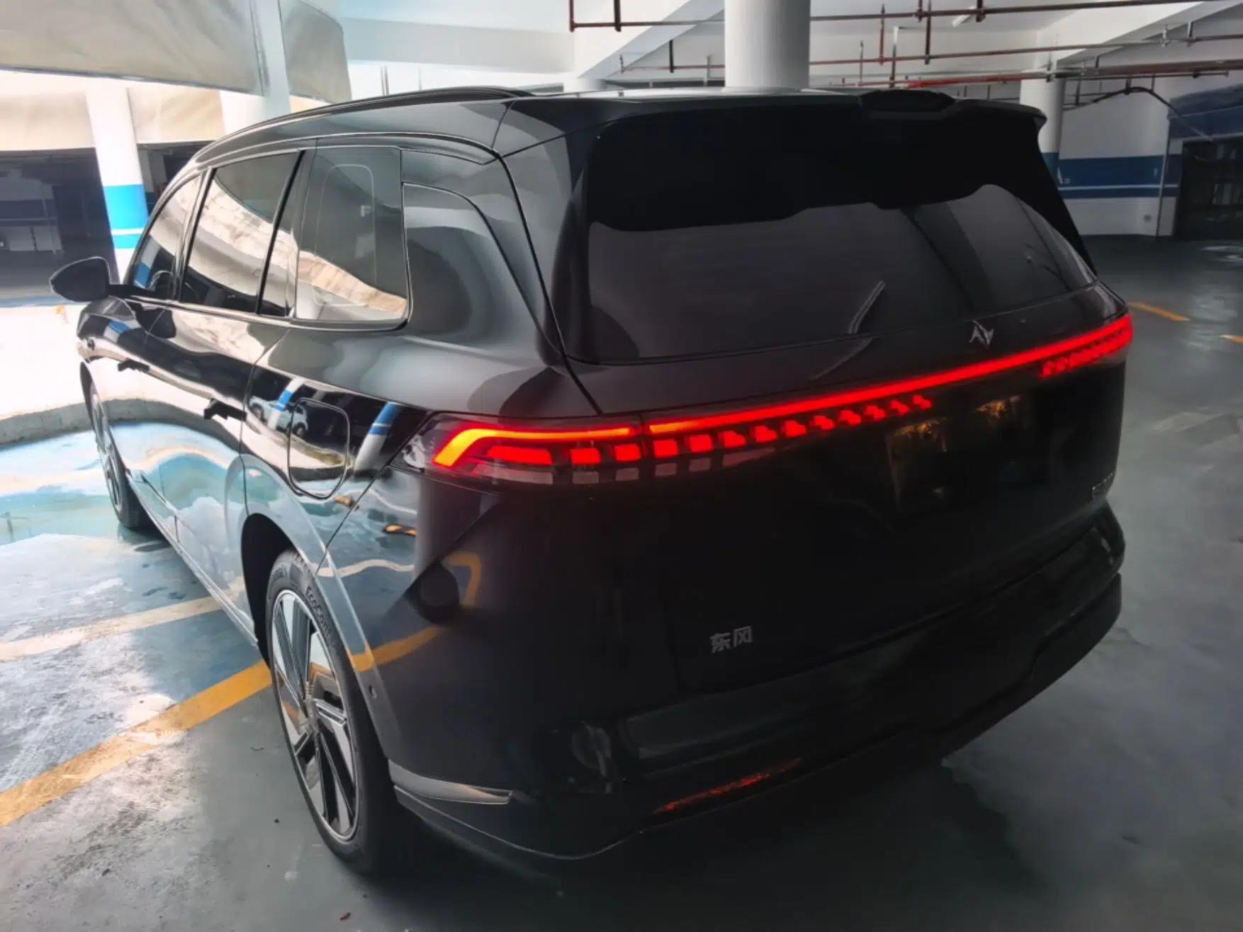 Dongfeng eπ eπ008 2025 210Ultra LikeYi Edition 6-Seater — миниатюра 4