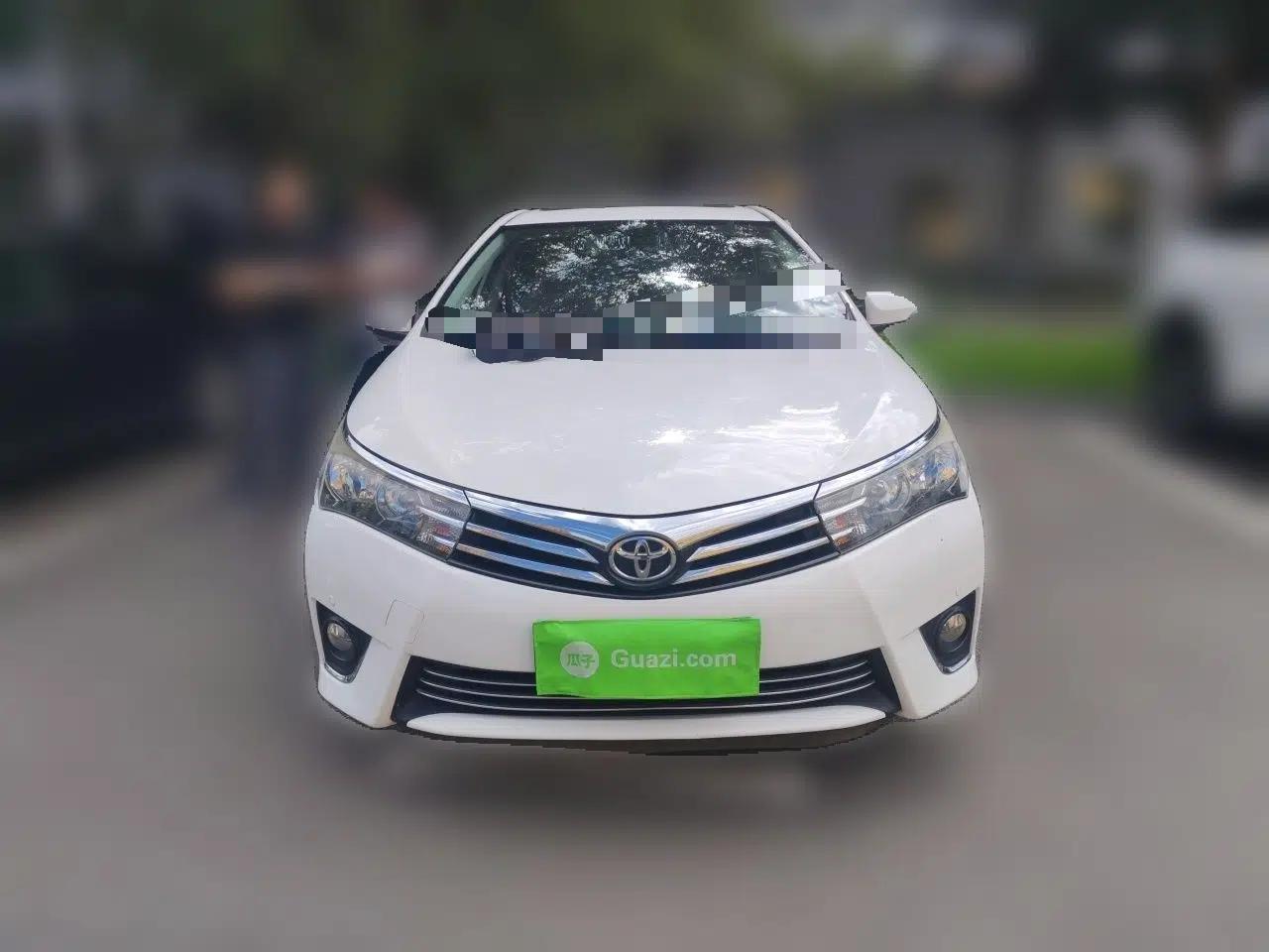 Toyota Corolla 2014 1.6L CVT GL-i Leather Edition — миниатюра 2