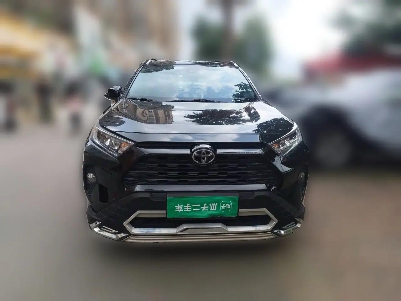 Toyota RAV4 2020 2.0L CVT Two-Wheel Drive Urban Edition — миниатюра 2