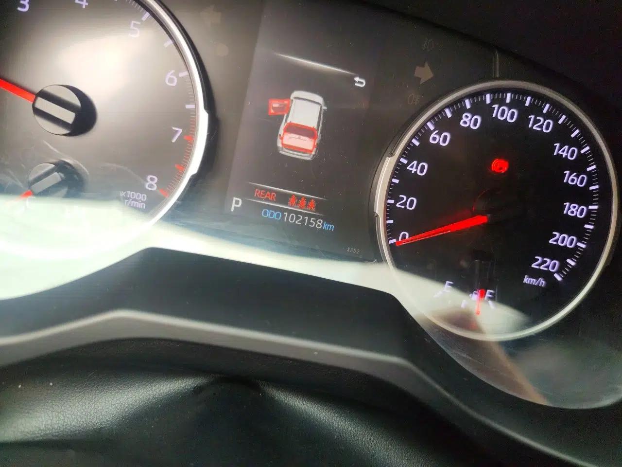 Toyota RAV4 2020 2.0L CVT Two-Wheel Drive Urban Edition — миниатюра 12