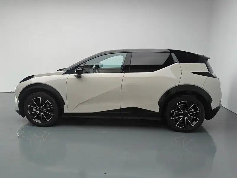 ZEEKR X 2025 Four-Seat Rear-Wheel Drive Cube Edition — миниатюра 4