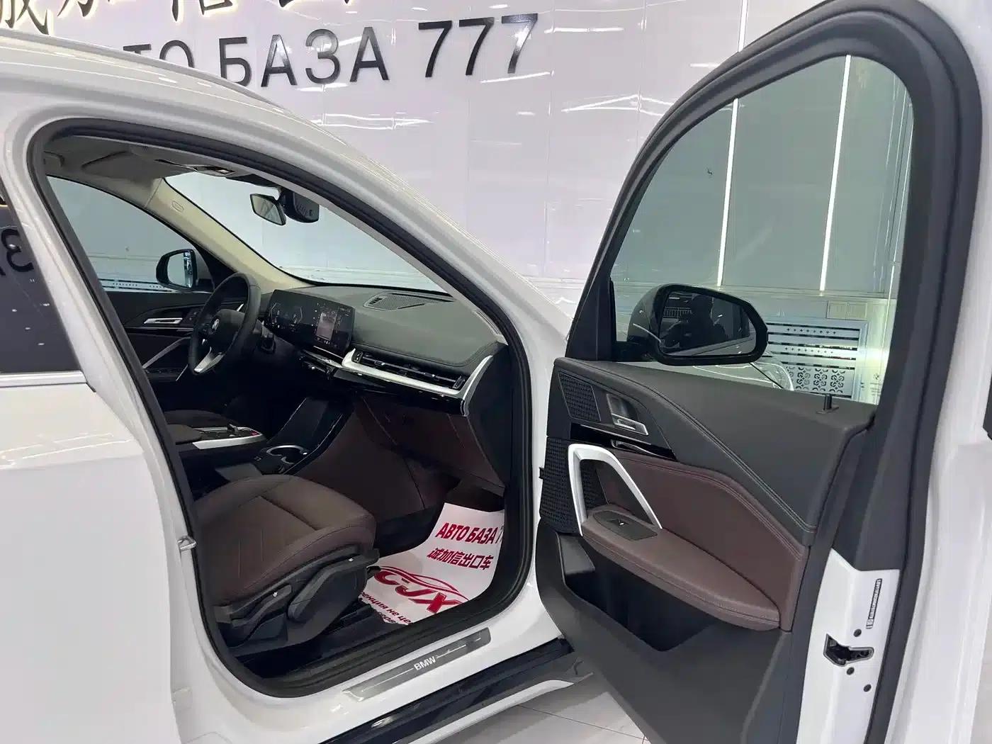 2023 BMW X1 sDrive20Li X Design Package — миниатюра 19