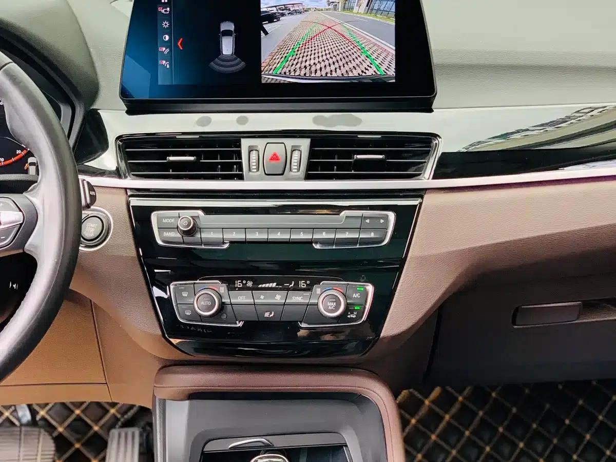 BMW X1 2021 sDrive25Li Leading Edition — миниатюра 15