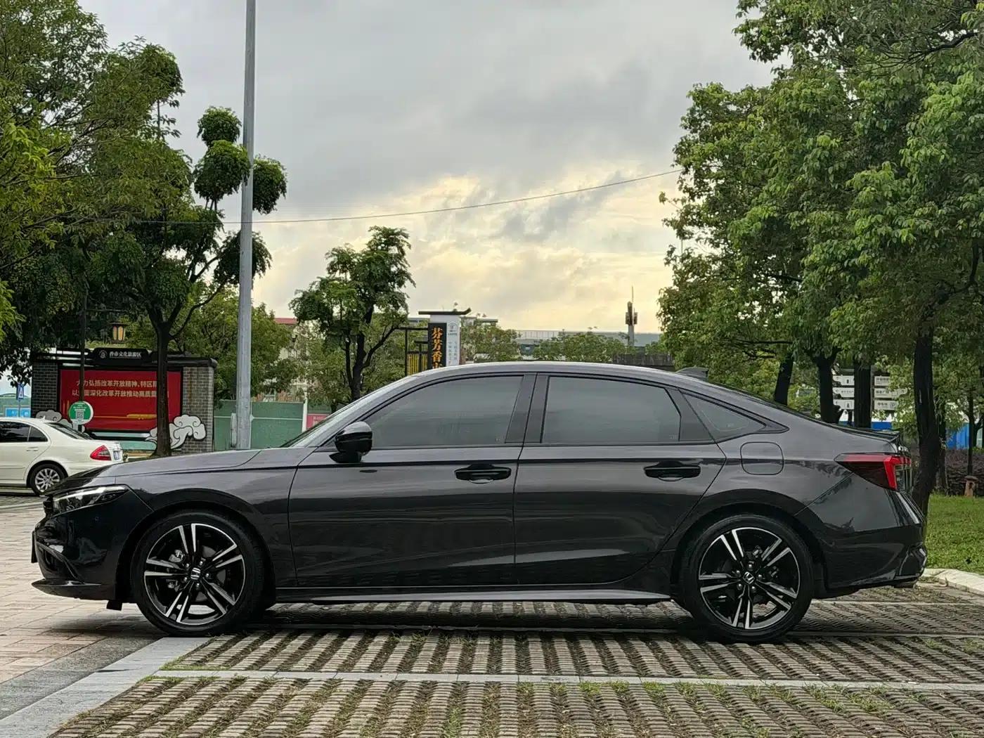 Stylish 2023 240TURBO CVT Phantom Night Luxury Edition — миниатюра 4