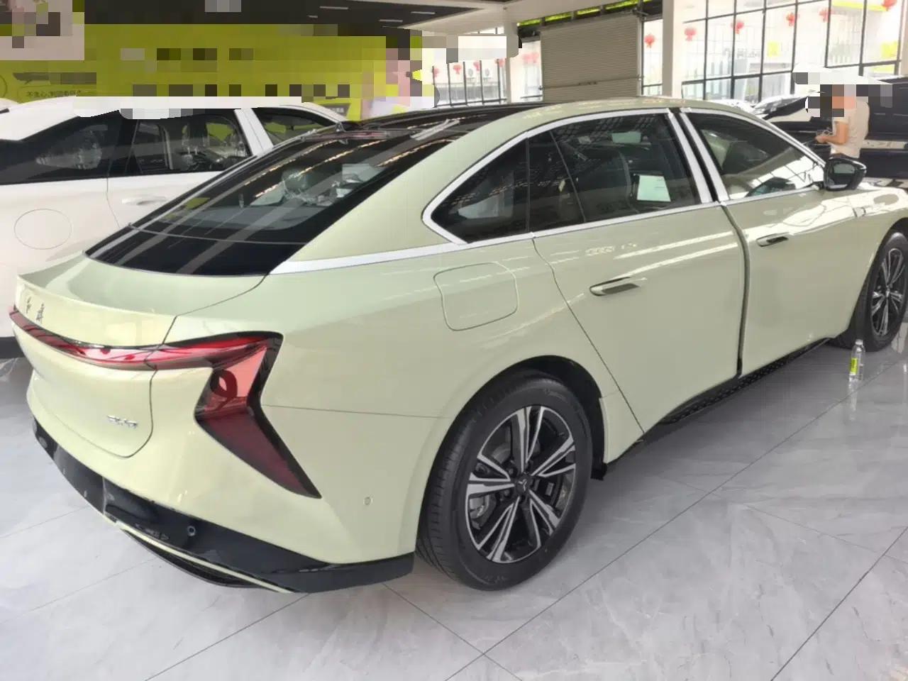 Hongqi EH7 2025 600 Smart Selection Edition — миниатюра 6