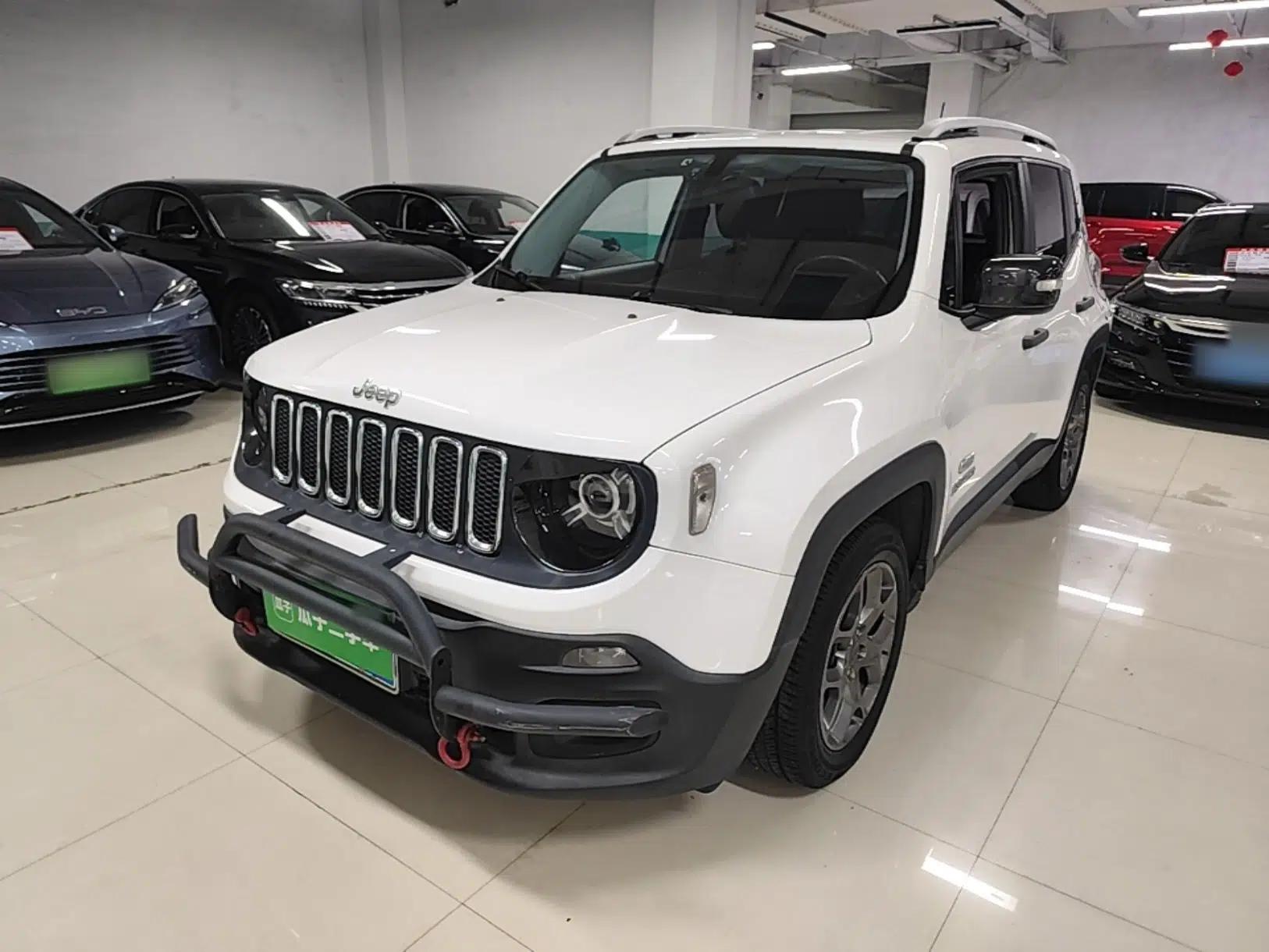 Jeep Renegade 2017 180T Automatic Kinetic Edition+ — миниатюра 1