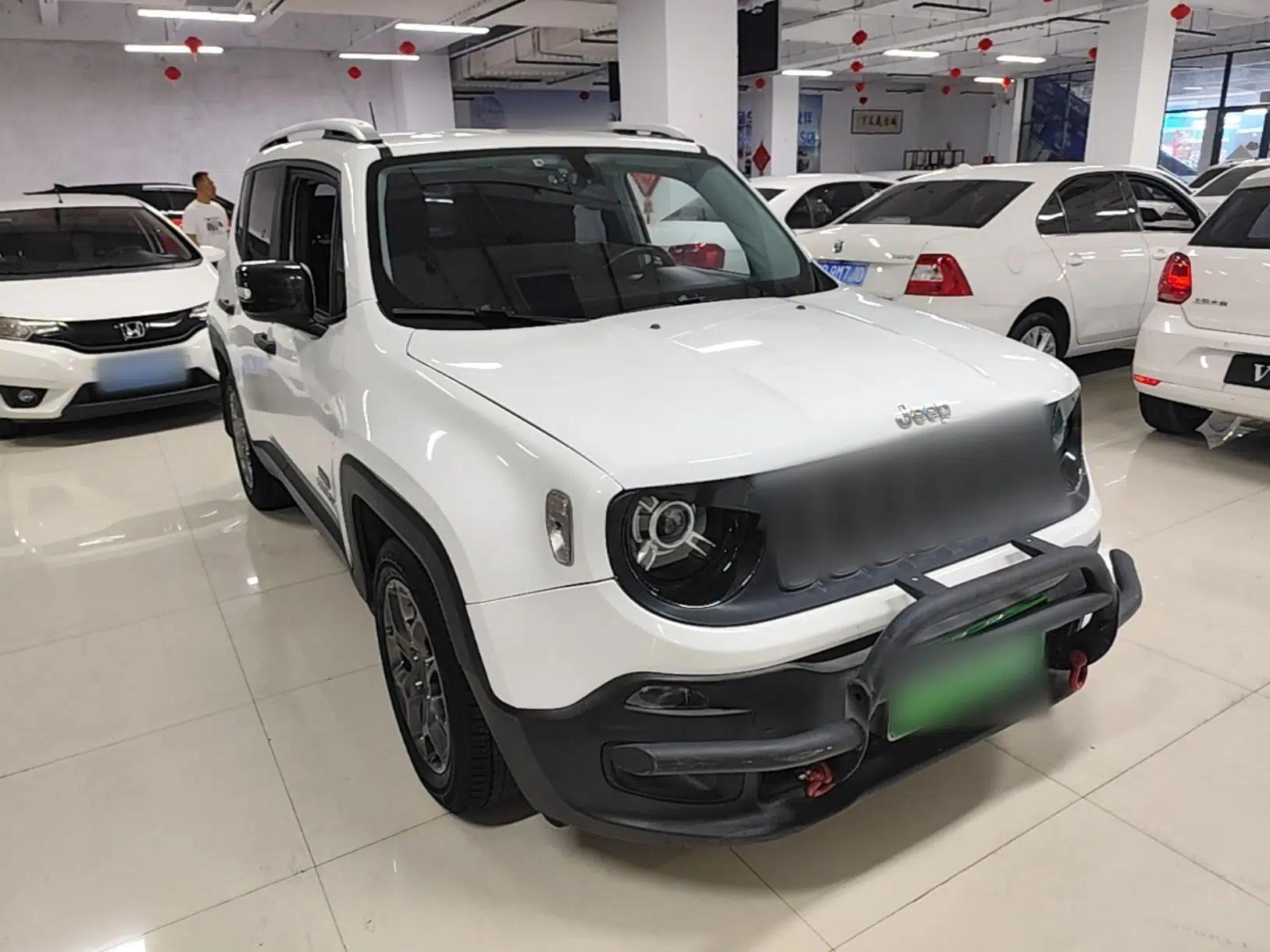 Jeep Renegade 2017 180T Automatic Kinetic Edition+ — миниатюра 3