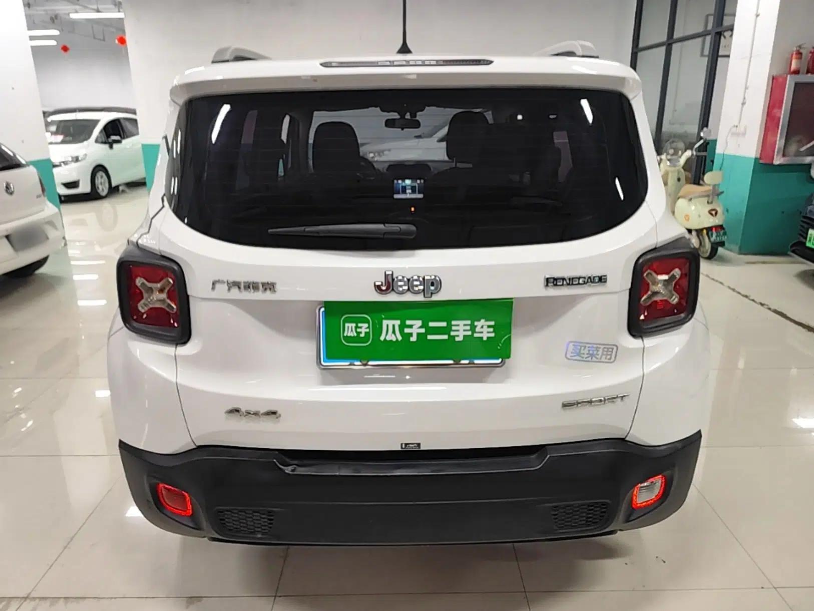 Jeep Renegade 2017 180T Automatic Kinetic Edition+ — миниатюра 5