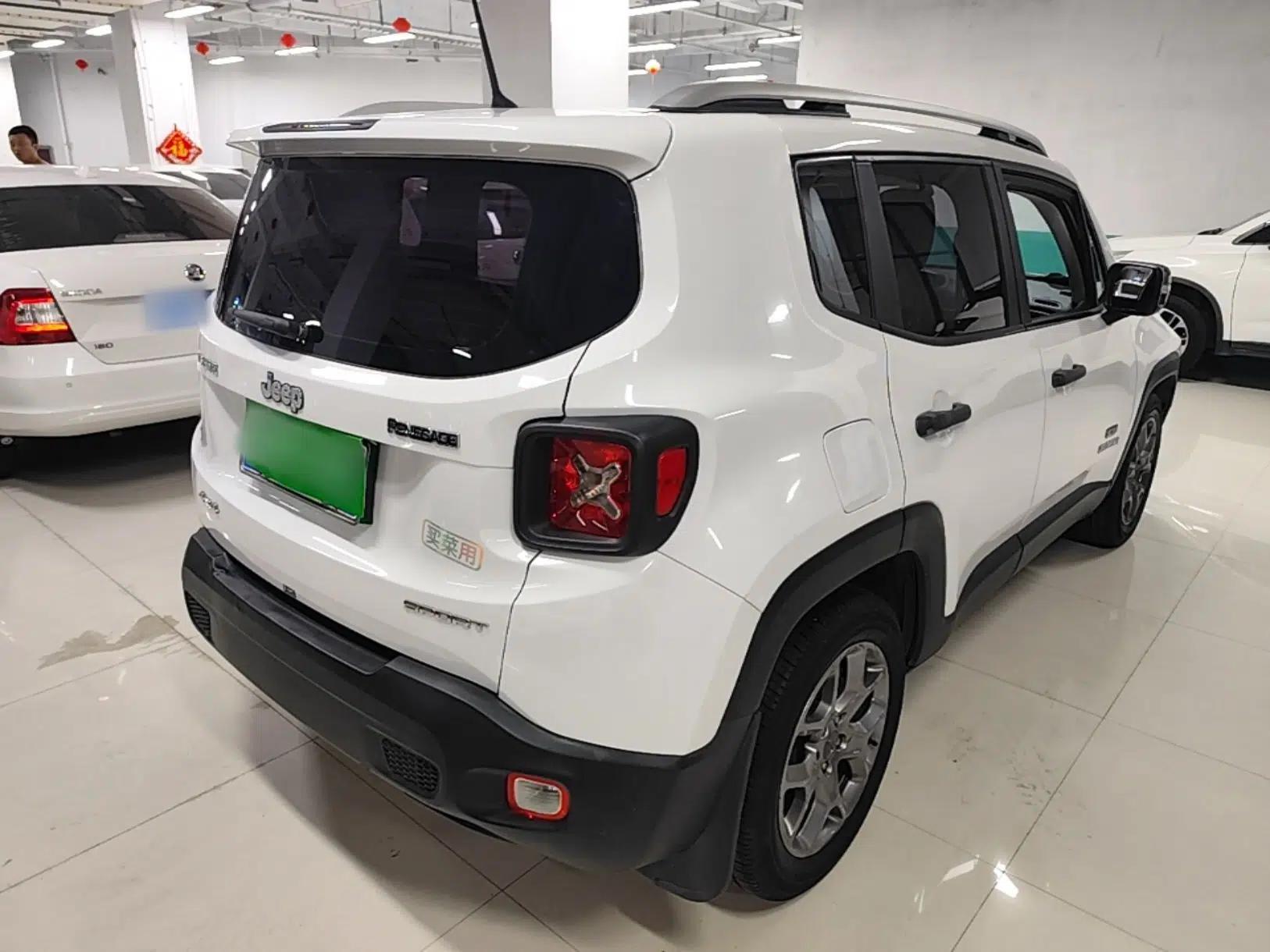 Jeep Renegade 2017 180T Automatic Kinetic Edition+ — миниатюра 6
