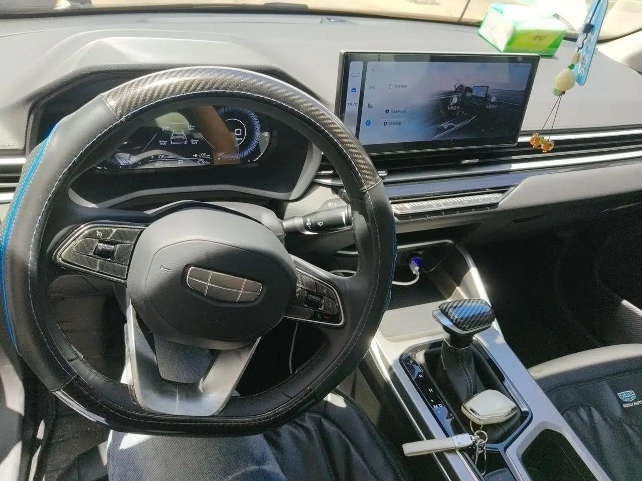 Geely Auto Emgrand 2025 4th Generation 1.5L CVT Luxury Version — миниатюра 9