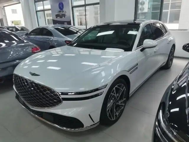 Genesis G90 2023 Flagship Edition