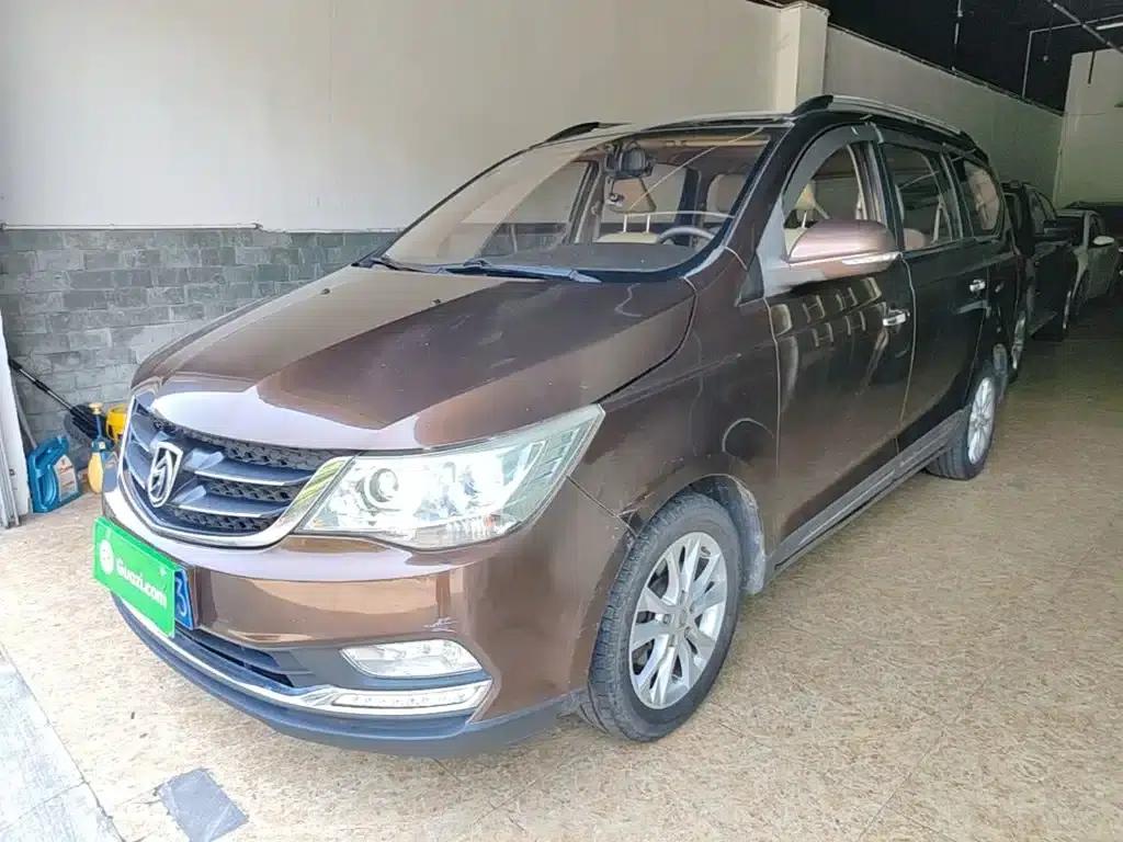 Baojun 730 2016 1.8L Manual Deluxe 7-Seater — миниатюра 1