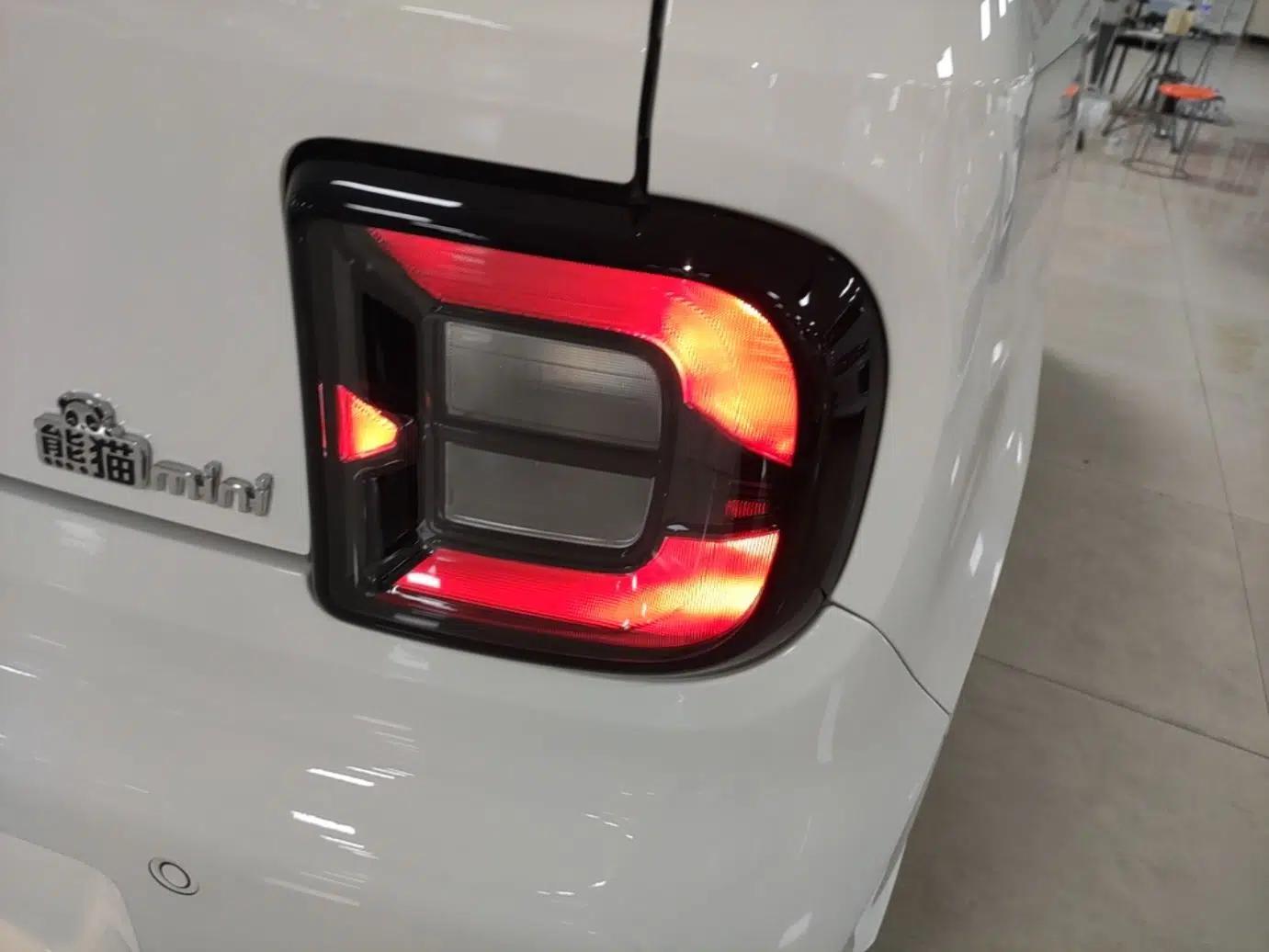 Geely Galaxy Panda 2024 Panda Mini 200km Endurance Bear — миниатюра 9