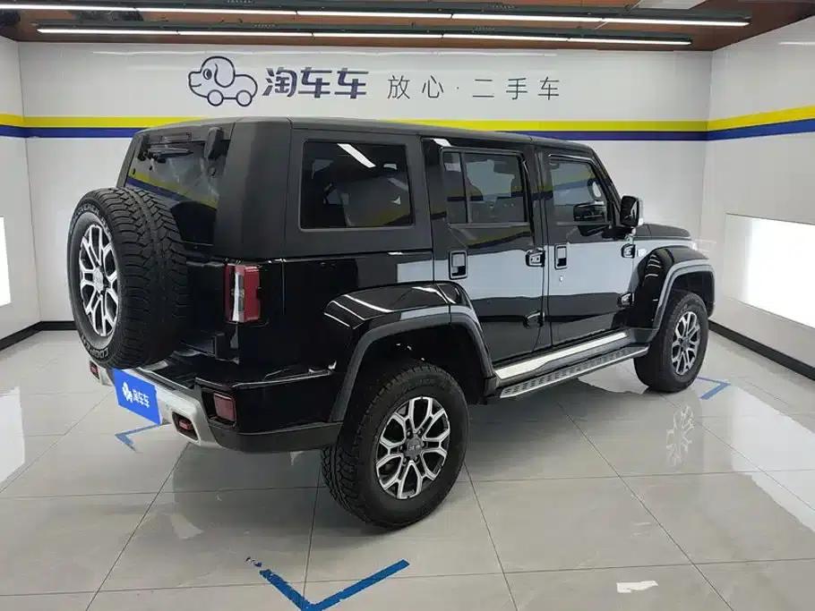 Beijing BJ40 2023 2.0T Automatic 4WD City Hunter Edition (Hero Model) — миниатюра 3