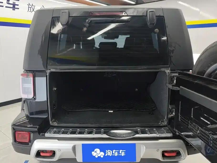 Beijing BJ40 2023 2.0T Automatic 4WD City Hunter Edition (Hero Model) — миниатюра 4