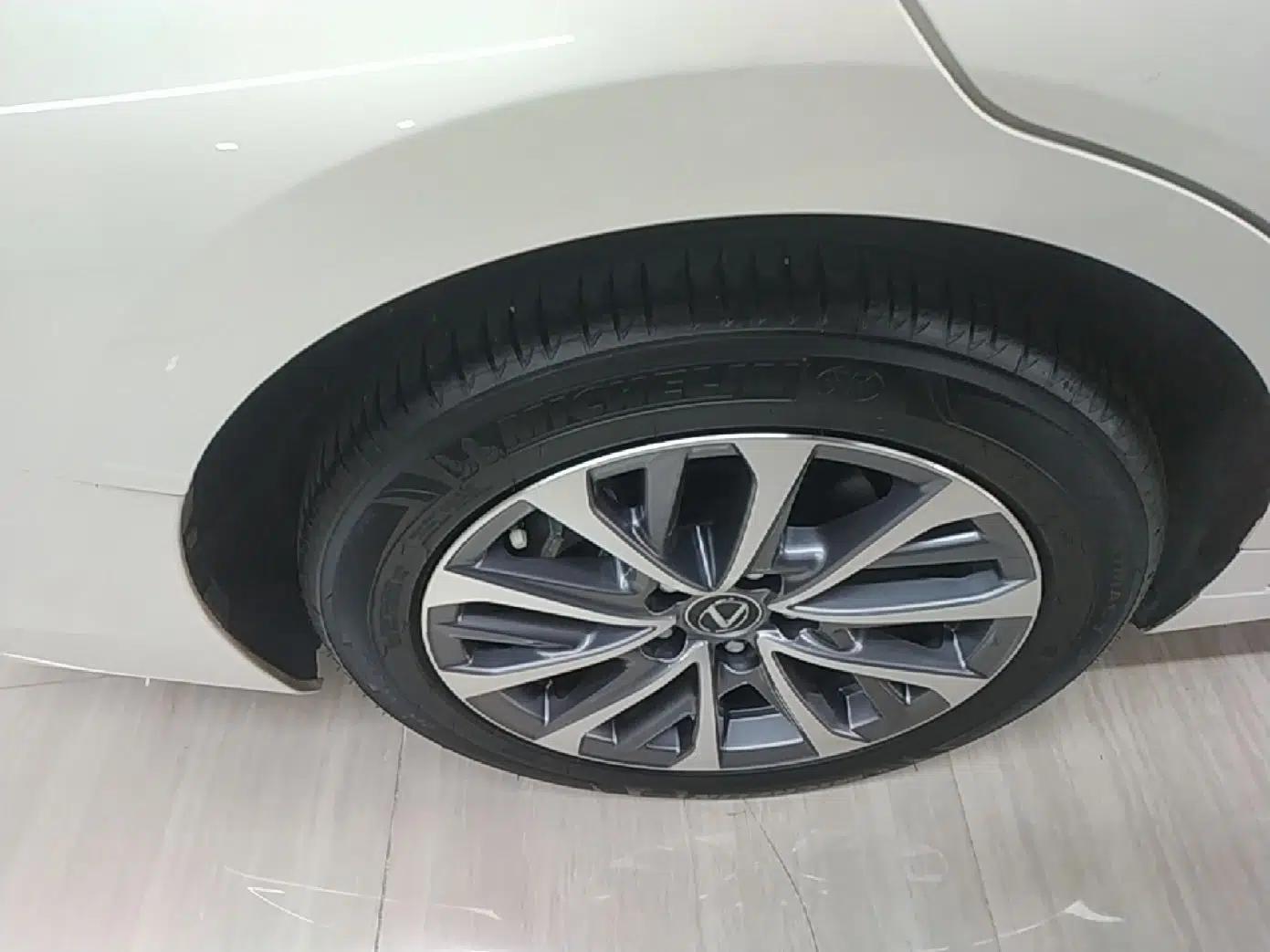 Lexus ES 2023 200 Excellence Edition — миниатюра 11