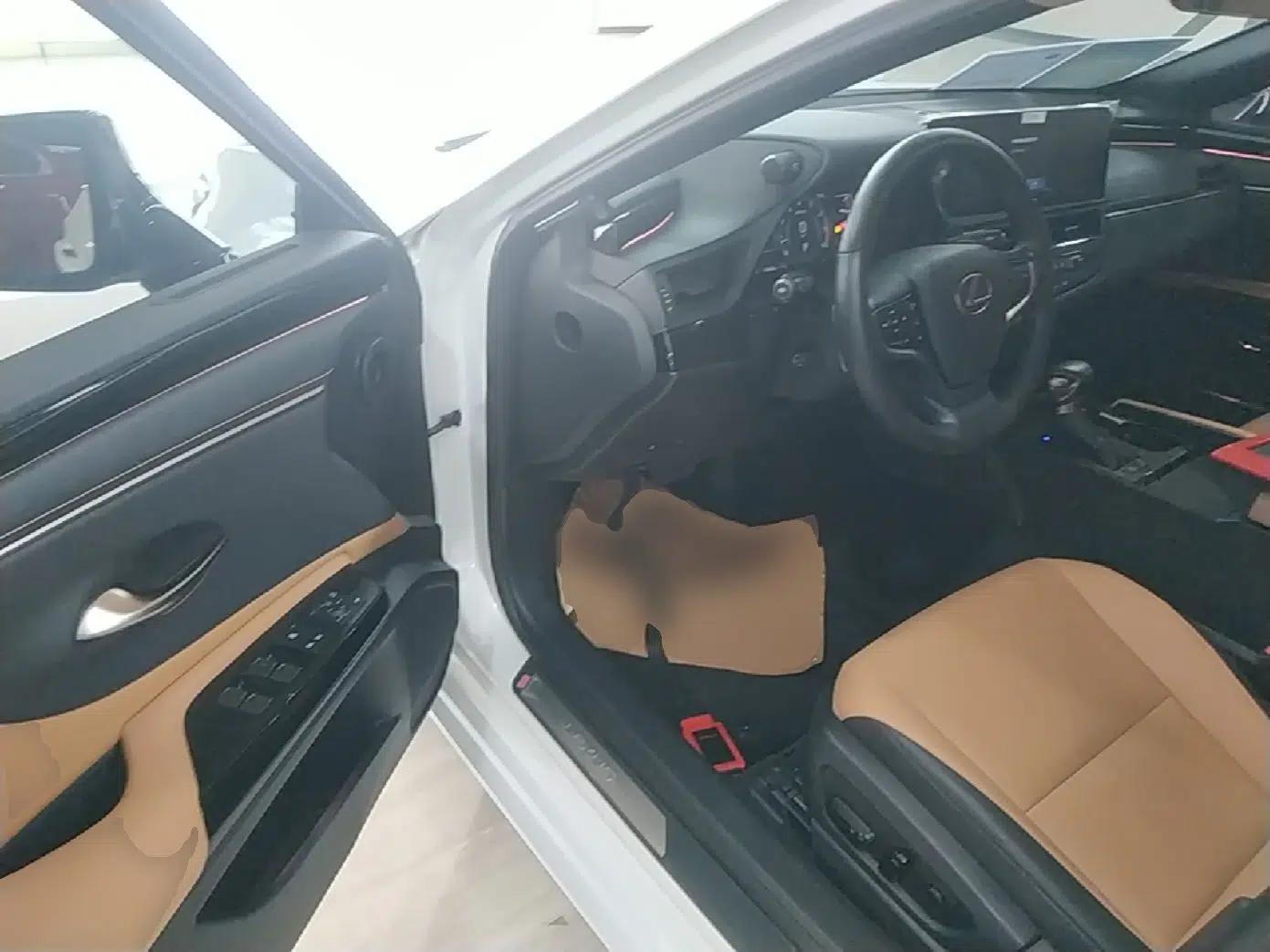 Lexus ES 2023 200 Excellence Edition — миниатюра 18
