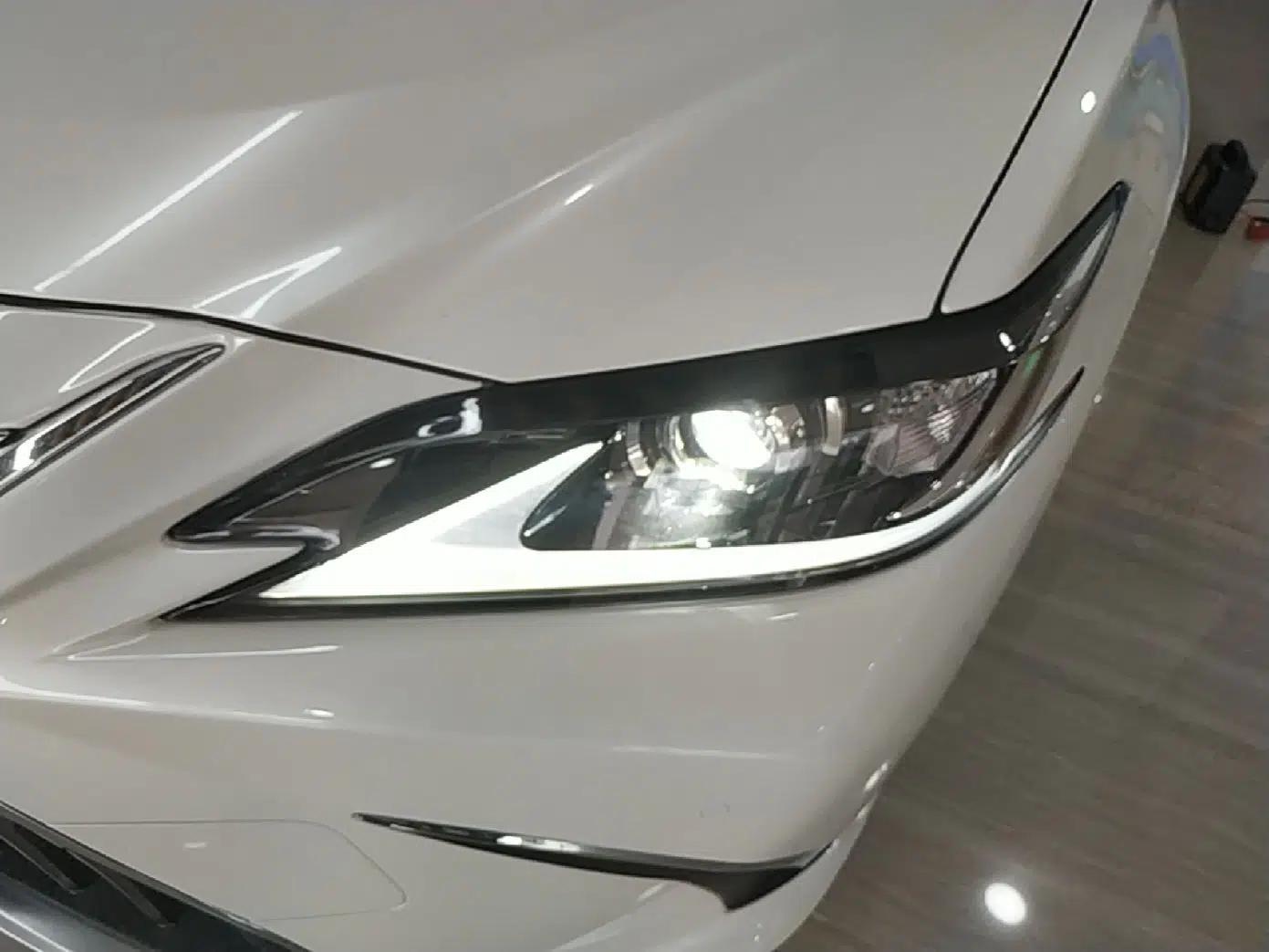 Lexus ES 2023 200 Excellence Edition — миниатюра 8